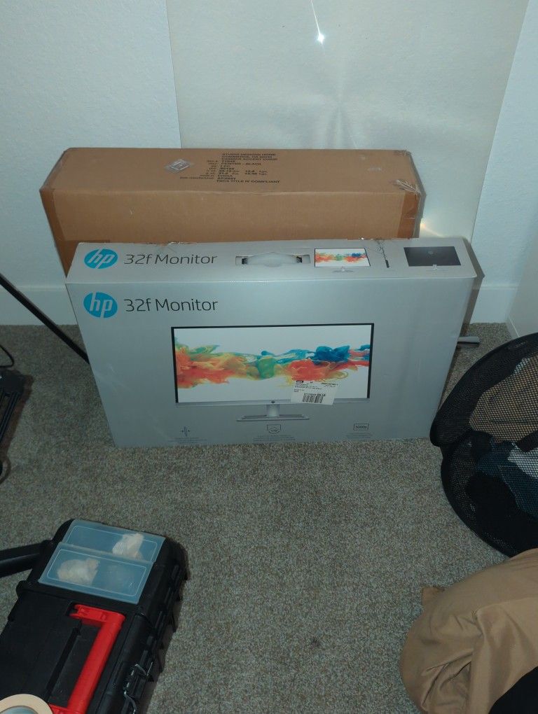 HP 32F Monitor