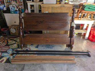 Headboard And Footboard With Railing. Fits Queen And Full Size