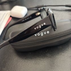 THE REAL VOGUE FRAMES WITH CASE 
