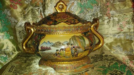 Rare Vintage Satsuma Footed, Lidded Pot, Hand Painted, W/Handles