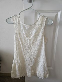 4 Womens Medium Tops 