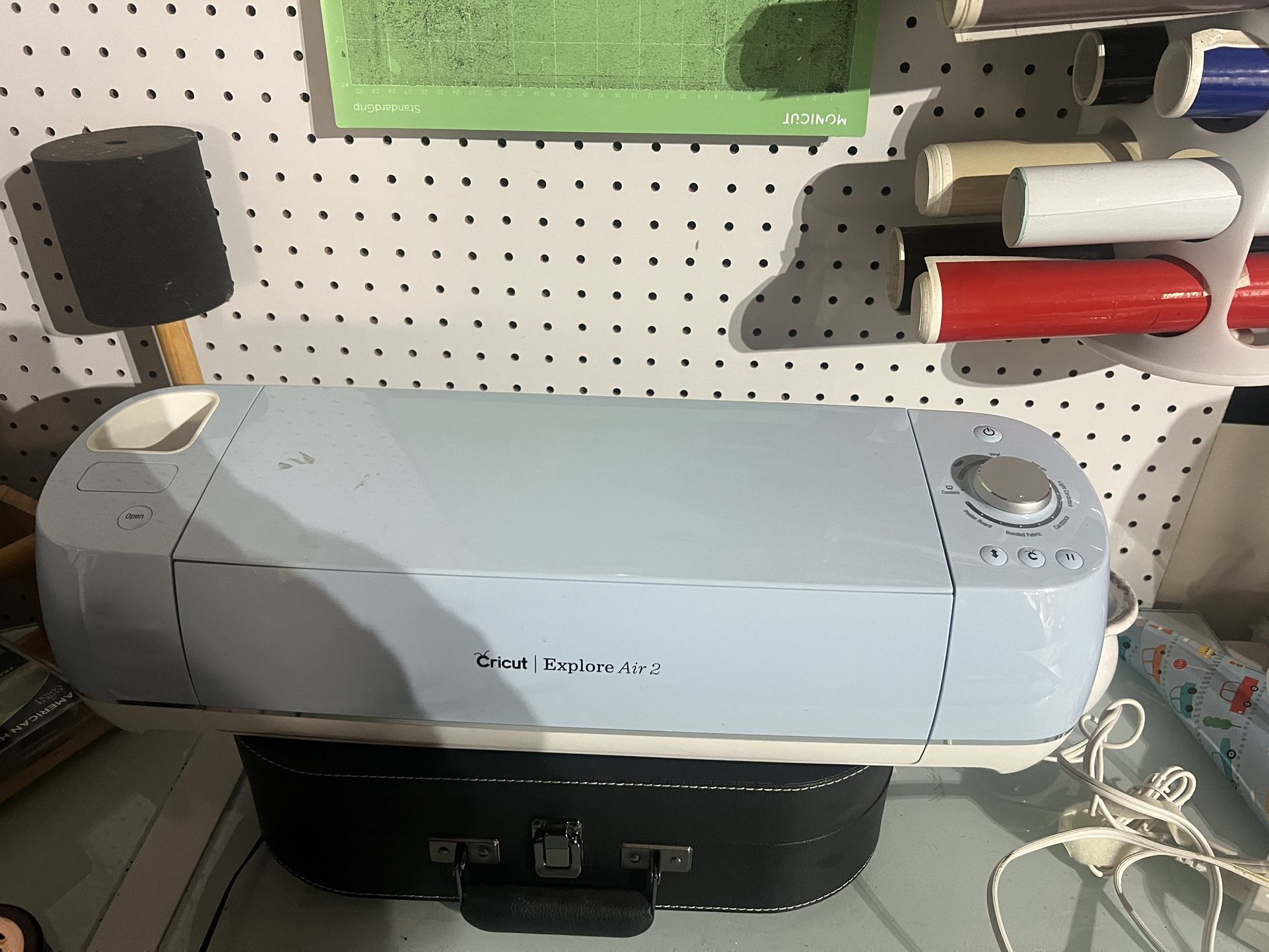 Cricut Explorer Air2/ Look At Description Collectibles & Art