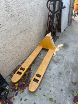 Heavy Duty 5,500 lb Manual Pallet Jack – Warehouse Pallet Truck