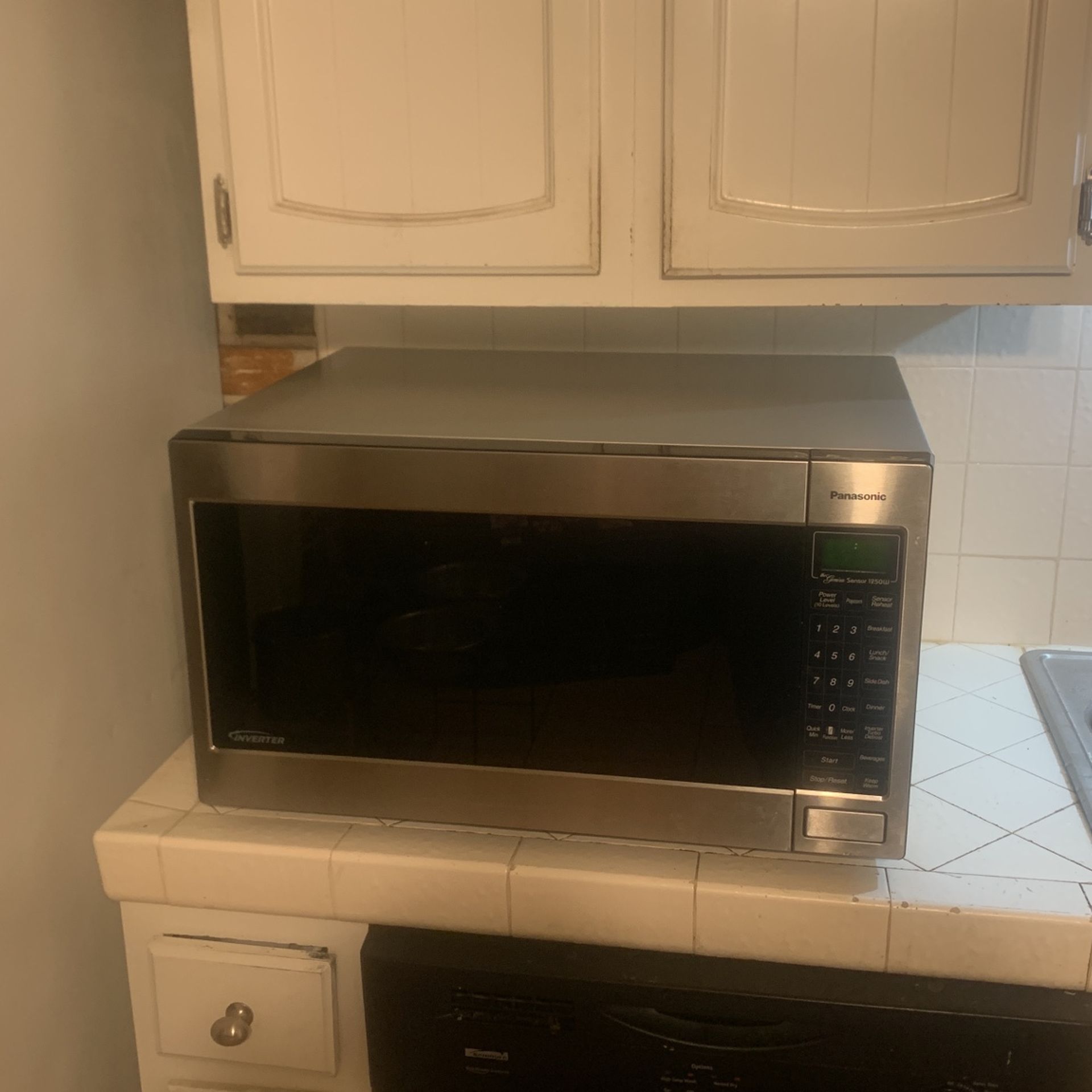 The Panasonic NN-T945SF Luxury-Full Size 2.2 cu. ft. Genius Countertop/Built-In Microwave Oven with inverter technology provides quick and easy meal p