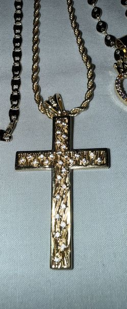CROSS PENDANT