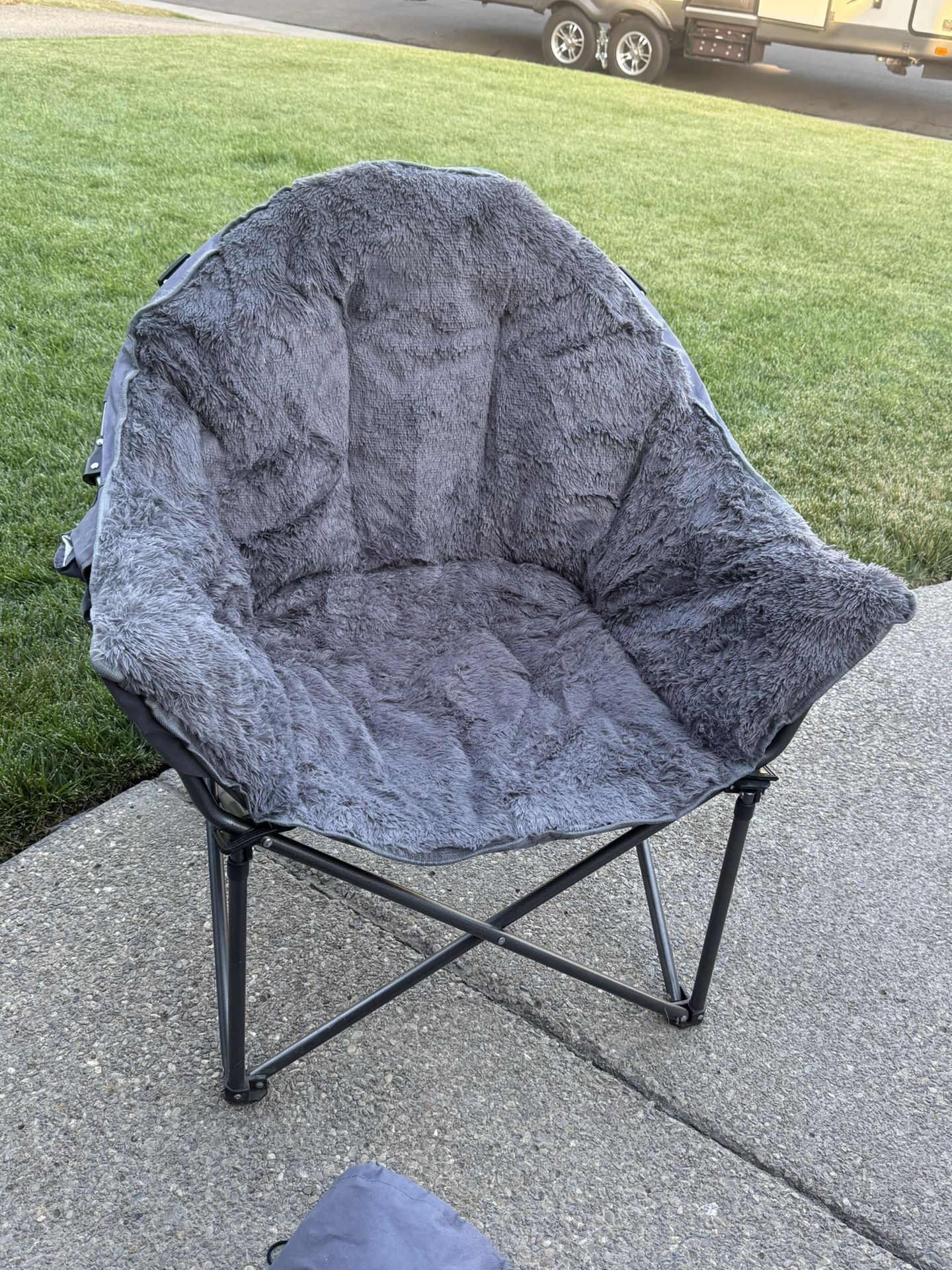 ALPHA CAMP Plush Moon Saucer Chair with Carry Bag - Supports 350 LBS, Gray