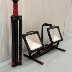10,000-Lumen Twin-Head LED Work Light HUSKY