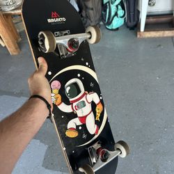 Magneto skateboard 