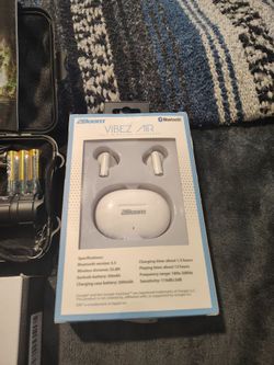 Selling these three items on new asking 45$ you pick up reseda area
