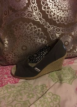 Toms heels