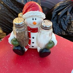 Snowman Salt And Pepper Shaker Holder 