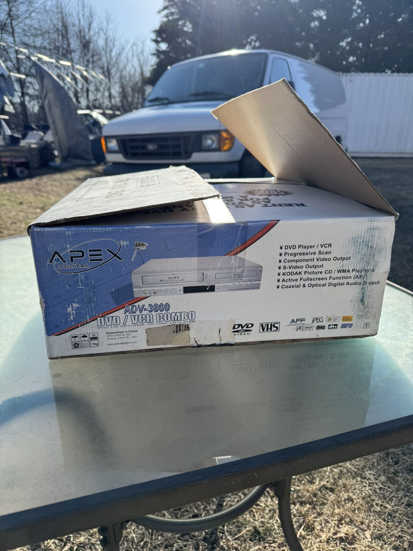 Apex ADV-3800 DVD/ VCR combo player (new with box)
