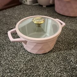 Pink Small Aluminum Dutch Oven