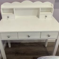 White Vanity Desk with 5 drawers