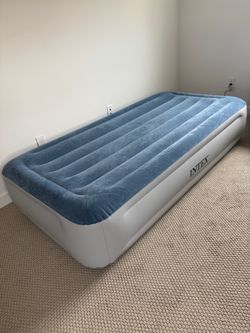 Intex Twin Airbed Mattress with built in pump.