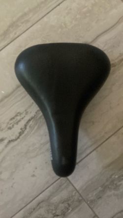 Roadmaster bicycle seat standard adult size