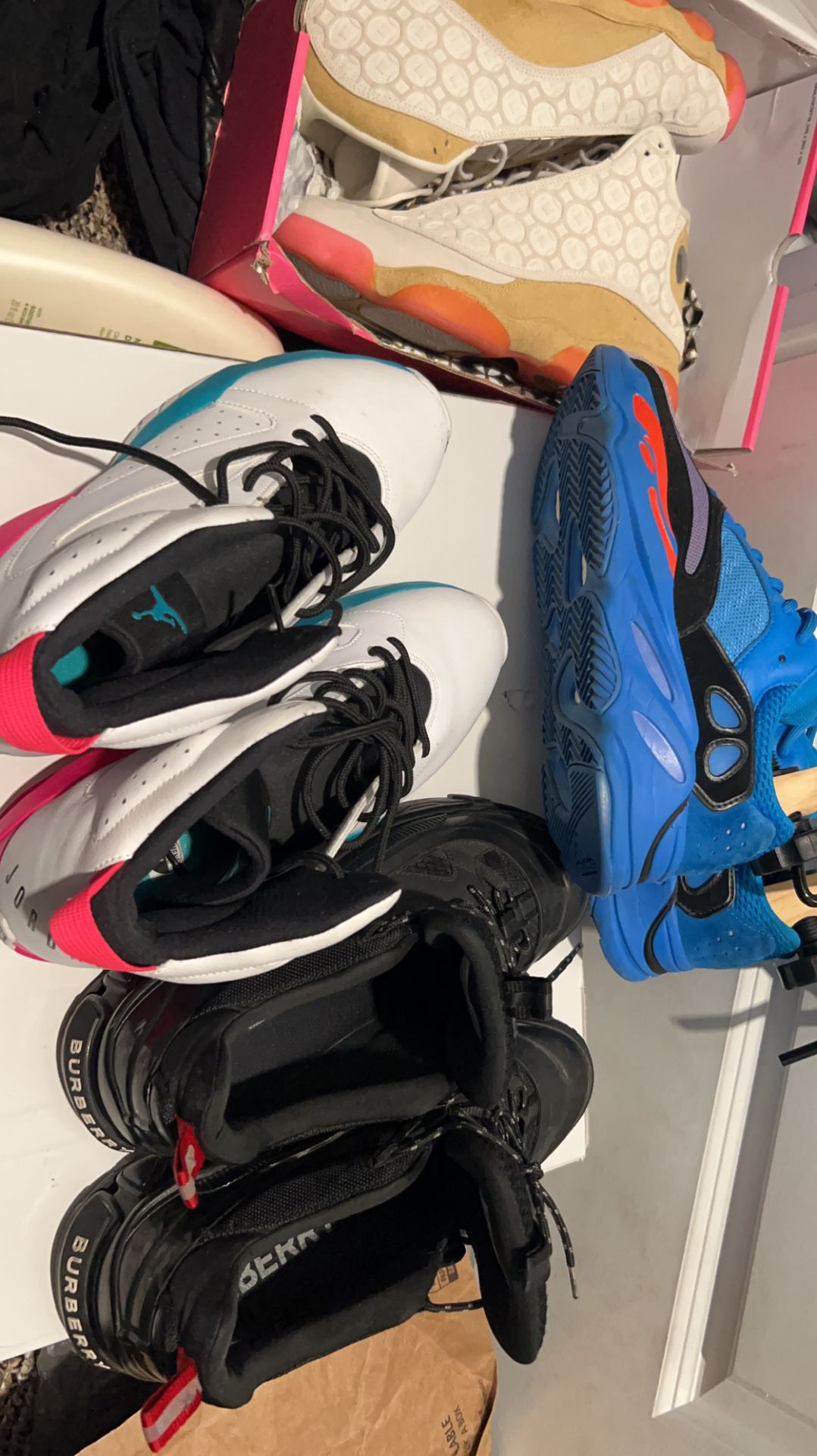 Designer Shoes Jordan’s Burberry, Arthur Sneakers, Yeezy 