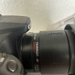 Canon EOS 70D DSLR with Tamron 28–200mm zoom lens