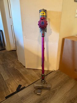 Dyson V6