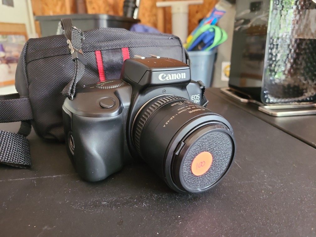 Canon Eos 750