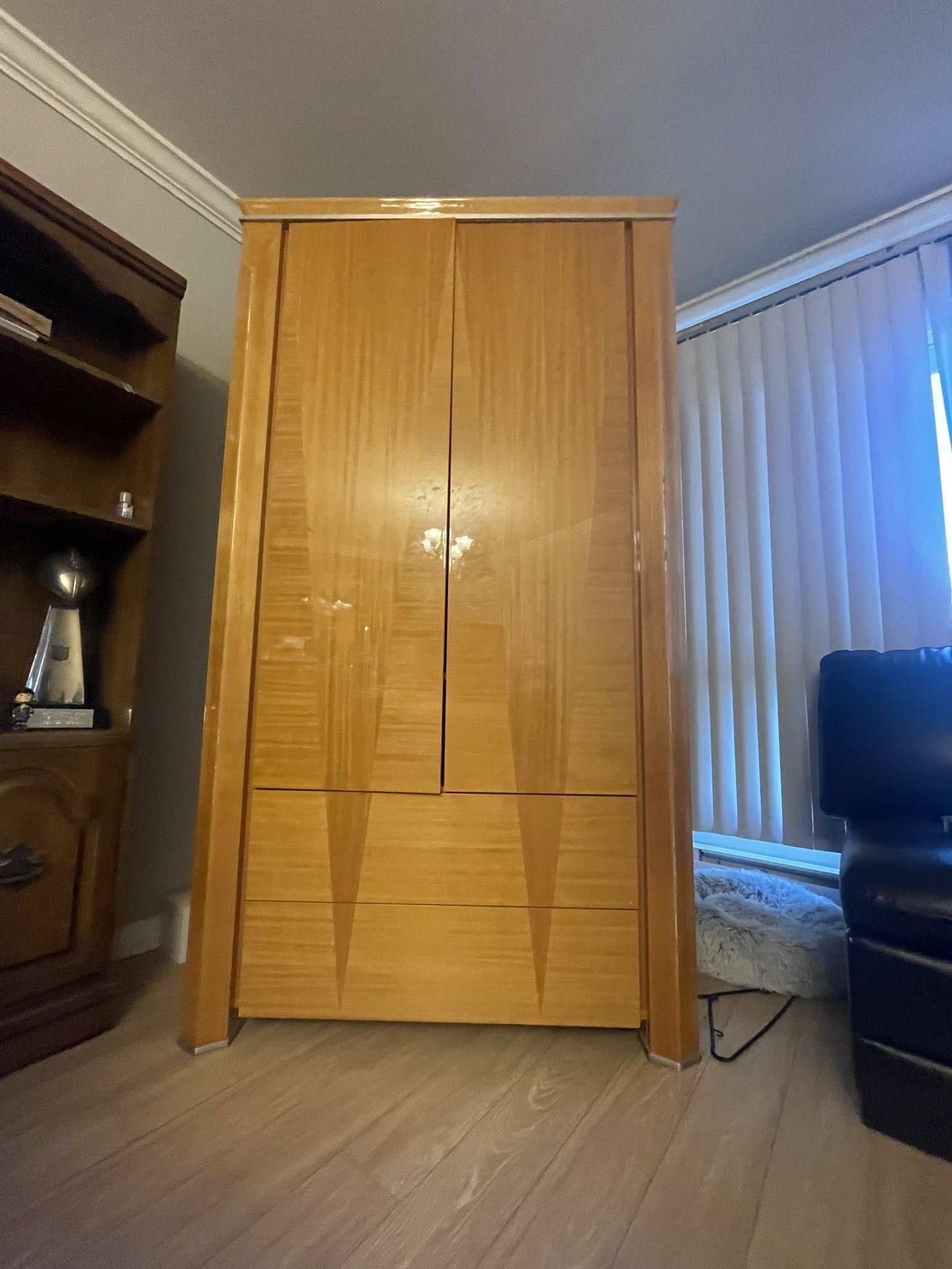 Armoire Dresser