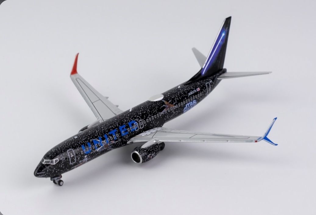 NG Models 1:400 United Airlines Boeing 737-800 Star Wars *MINOR FLAW* (SEE PHOTO)