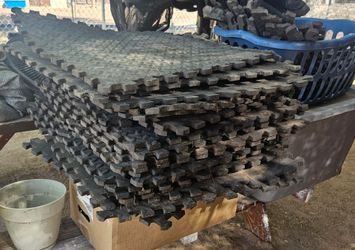 28 black gym mats