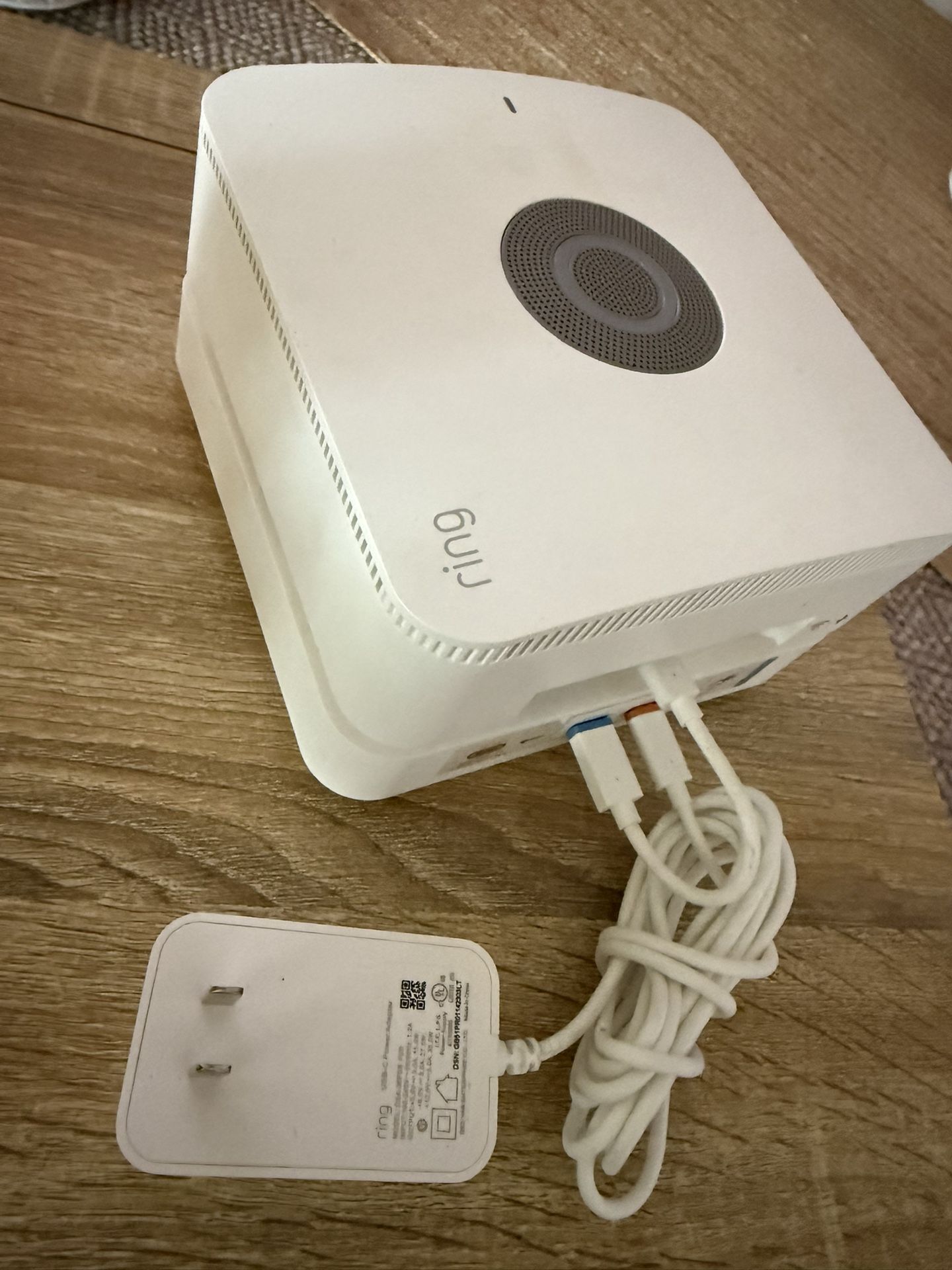 Ring alarm pro Kit W Built In Eero And Smoke Detectors