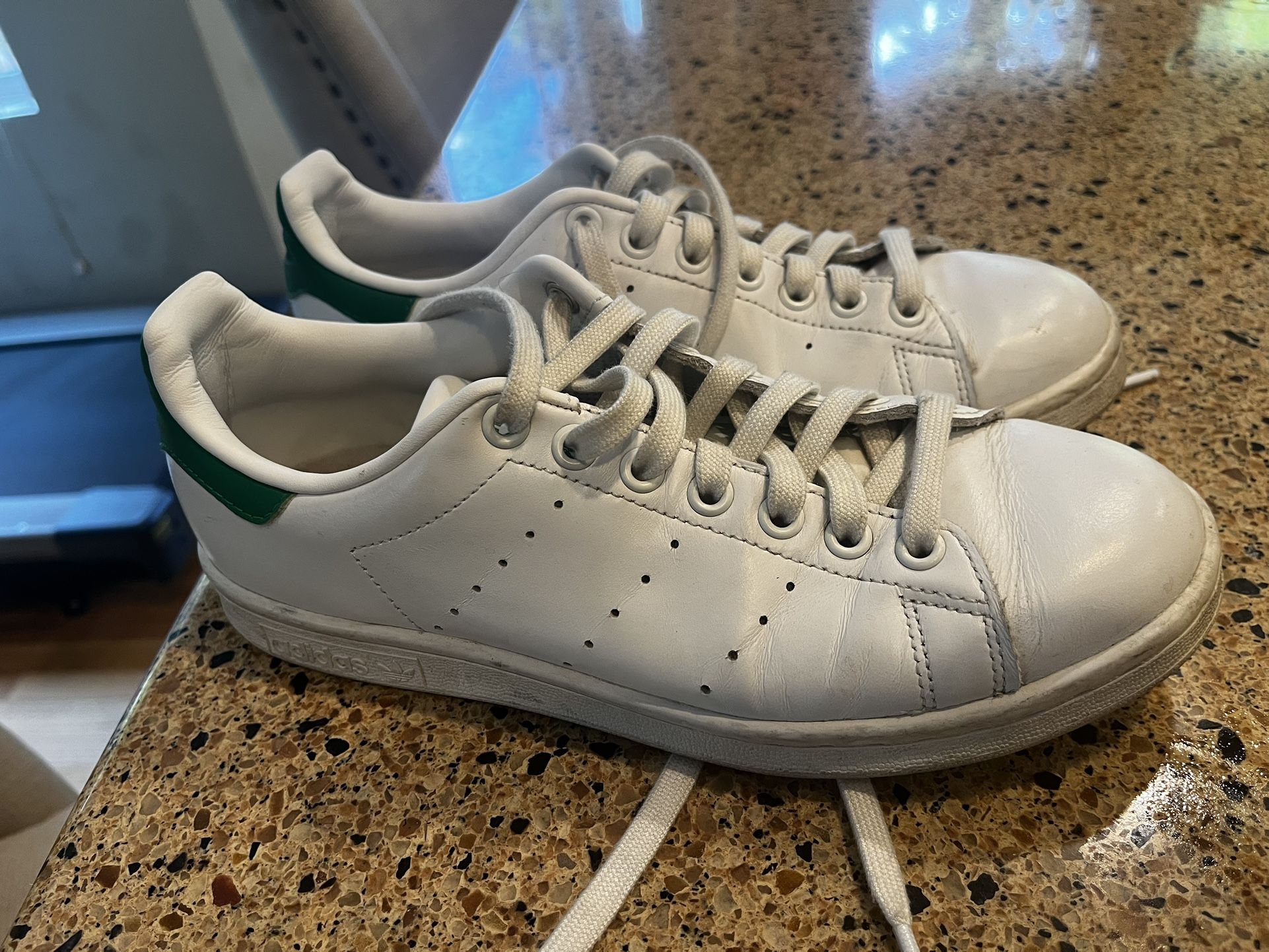 Women's Stan  smith Adidas Sz 71/2
