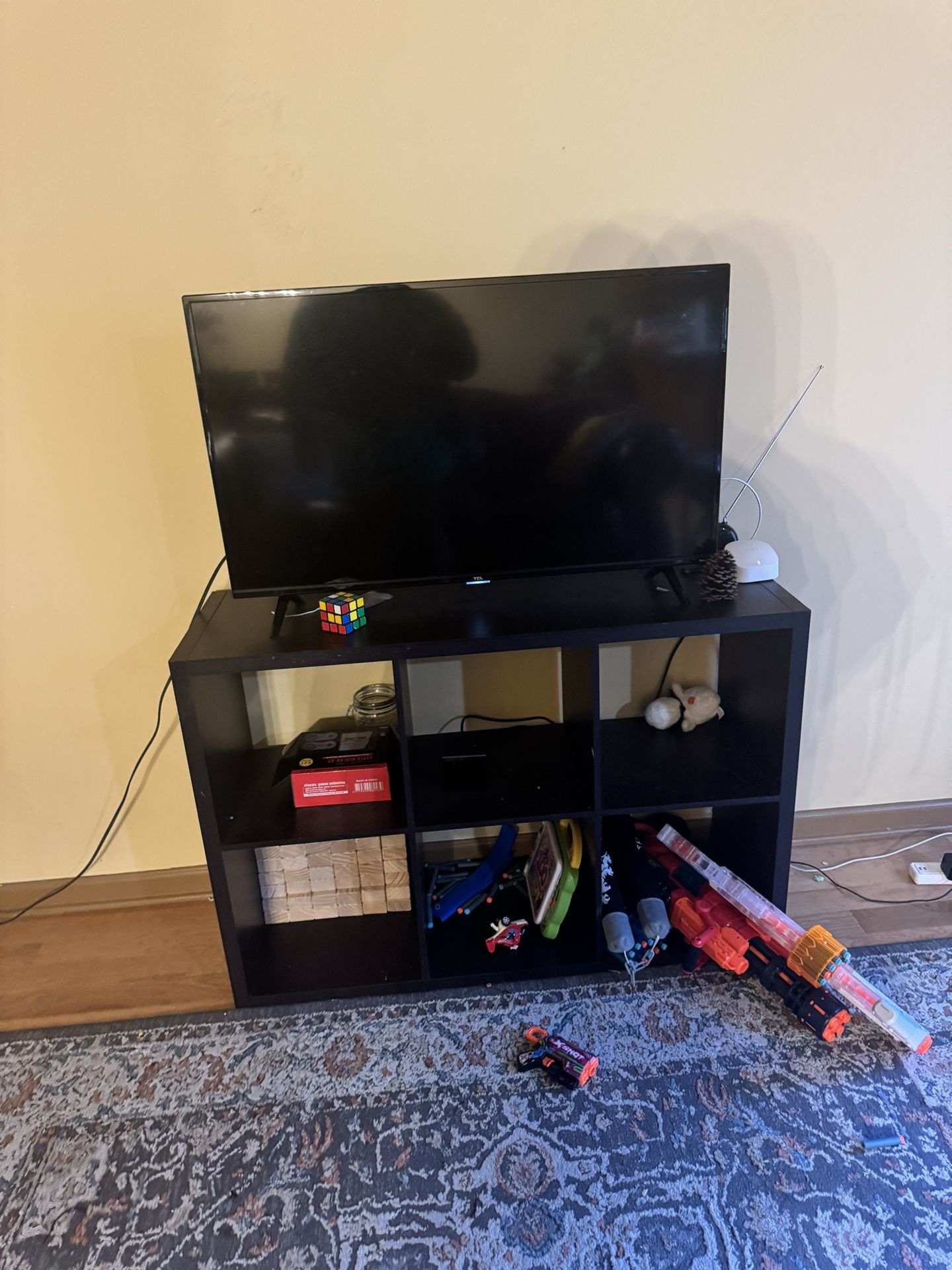 32 Inch TCL Smart Tv And Cube Shelf
