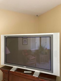 Sanyo Flat Panel TV with Remote