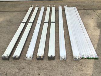 Fluorescent Light Fixtures & Bulbs