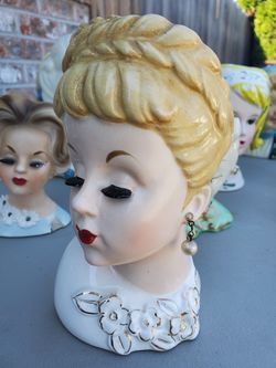 Head vase