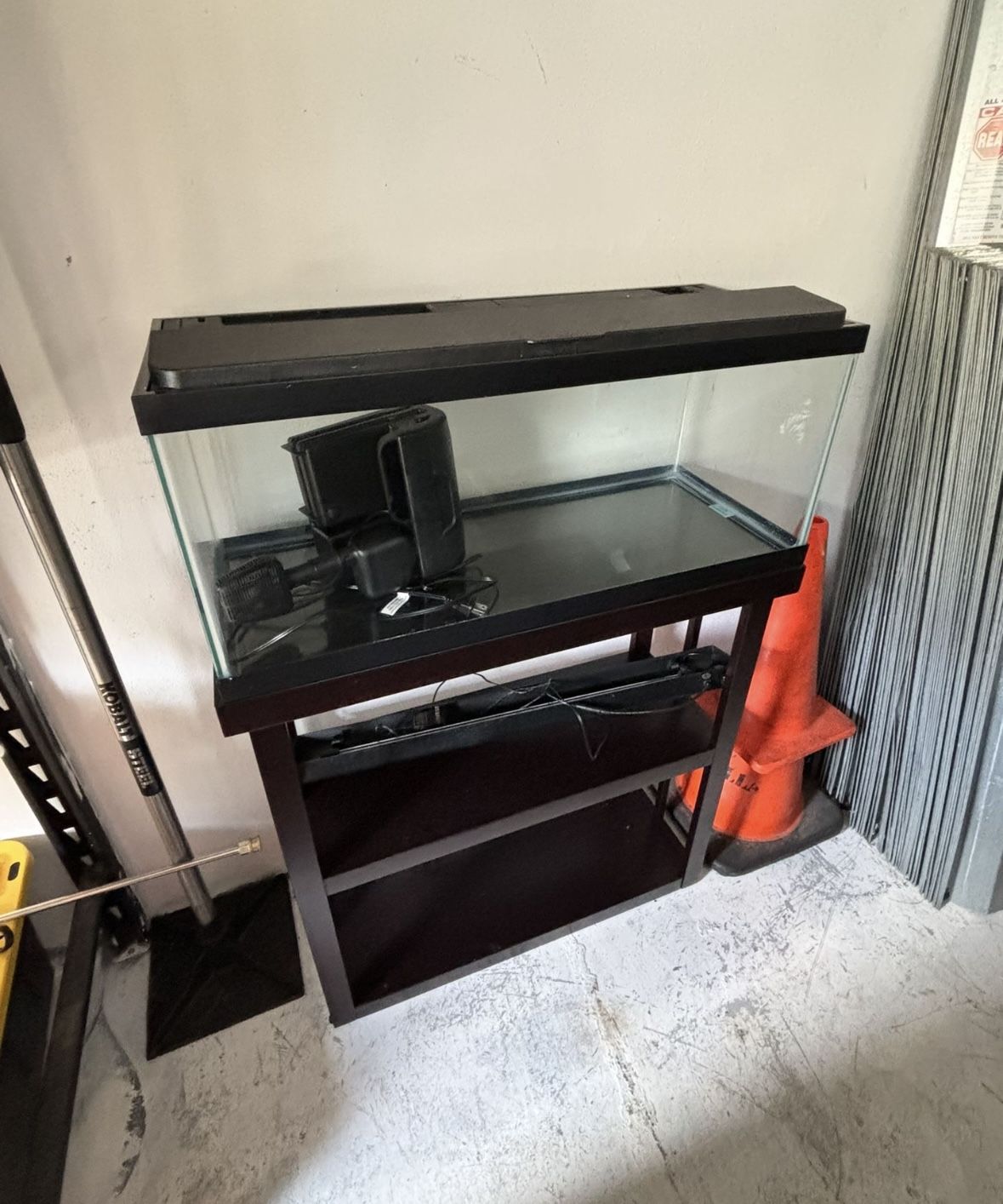 20 Gallon Fish tank with shelf, fully equipped with Filter system, with tank light & lid included 30" x 12"