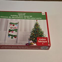 Holiday door decor kit