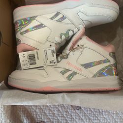 New Girls Reebok High Top Size 4.5