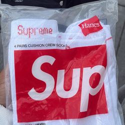 Supreme Socks (4-Pack) 🔴 Brand New – Limited Style – $25 