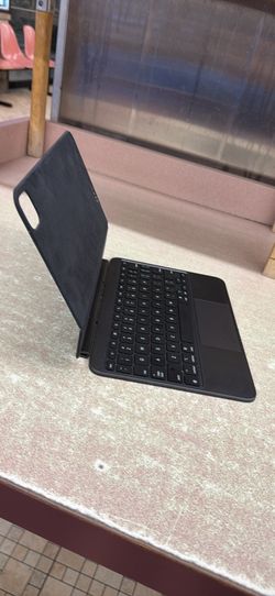 Apple Magic Keyboard for iPad 11 pro M5