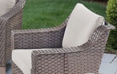Outdoor Wicker Patio Chairs (Set of 2) – Great Condition