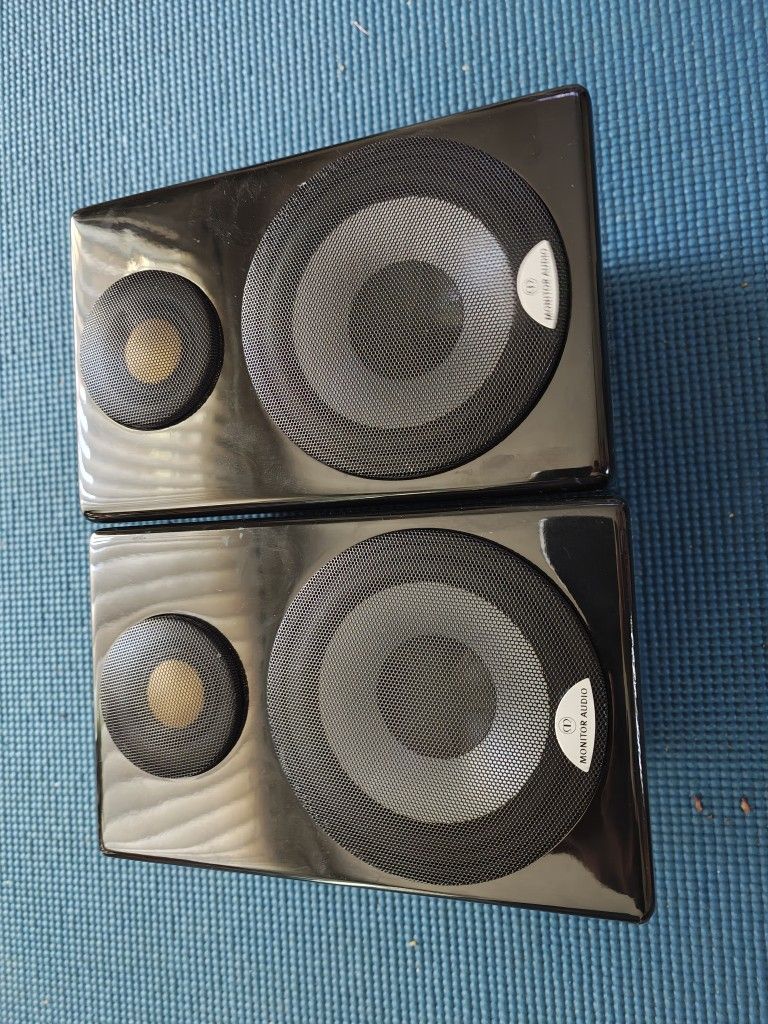 Monitor Audio Radius 90 Bookshelf Speakers