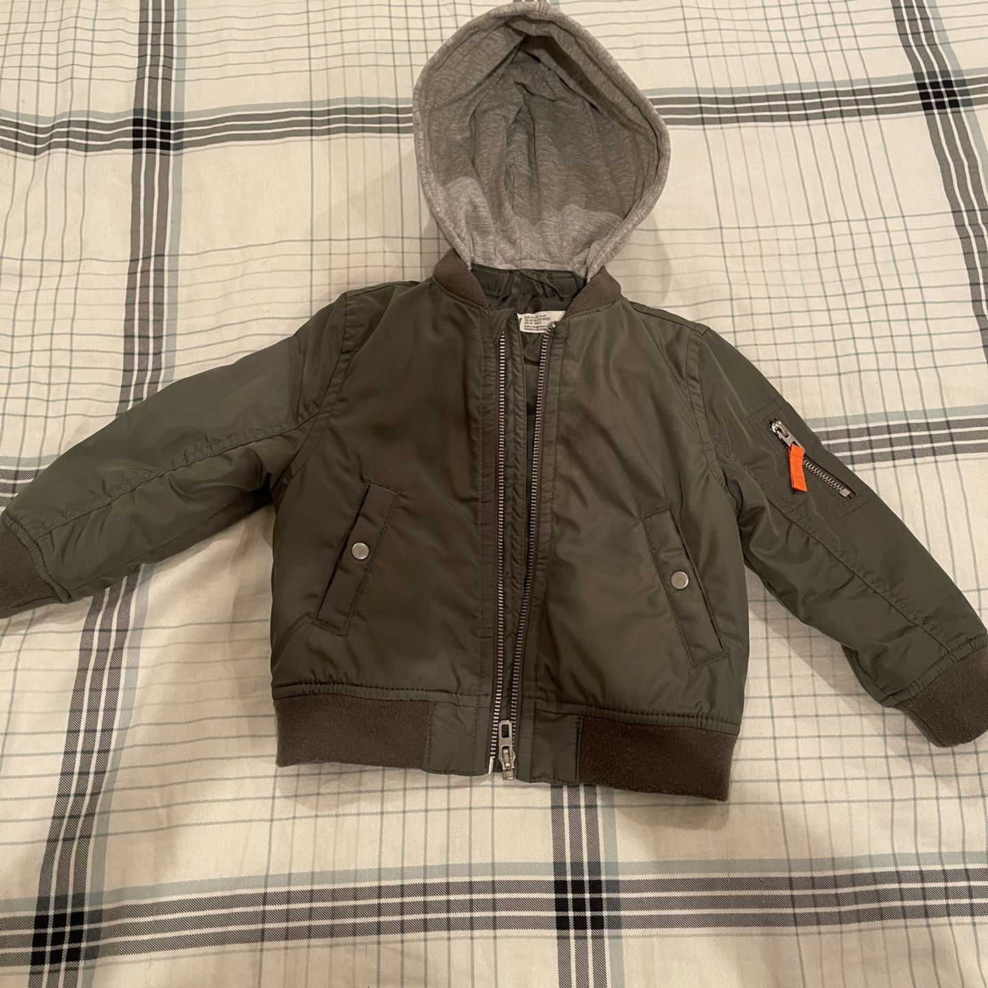 H&M Lightly padded Boys’ hooded bomber jacket.