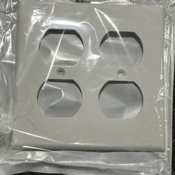 2-Gang Duplex Outlet/Receptacle Wallplate