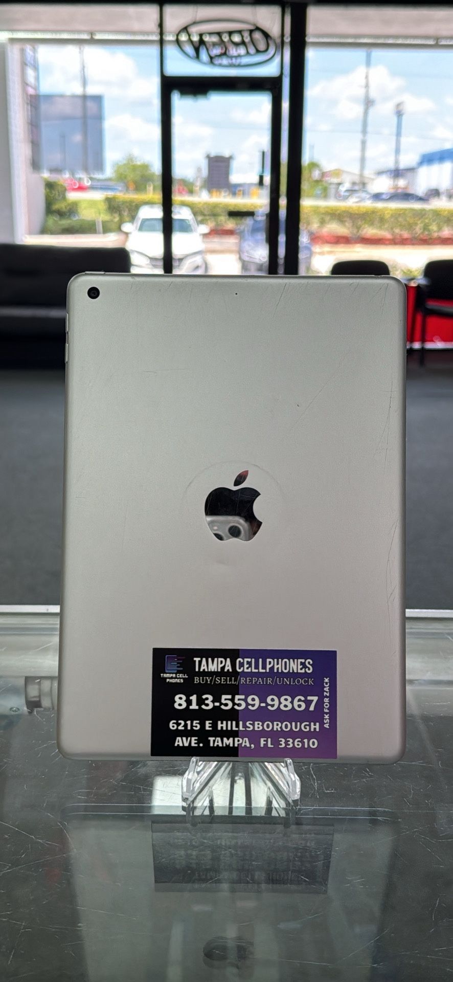 iPad 6th Gen 32GB WIFI ONLY