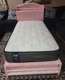 Nice twin bed with good mattress