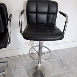 FOUR BAR STOOLS FOR SALE 