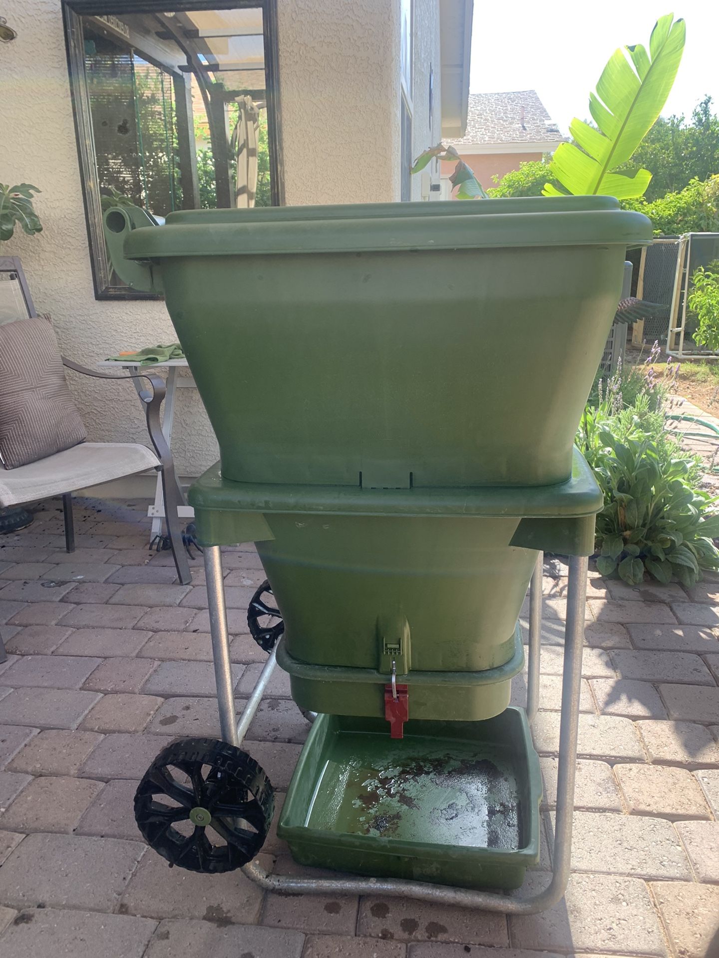 Hungrybin Worm casting farm for sale