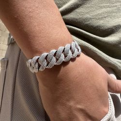 VVS Cuban Link Bracelet Iced out