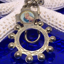 Virgin Mary Finger Rosary Keychain Gold-Toned