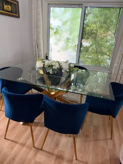 Dining table with 6 chairs