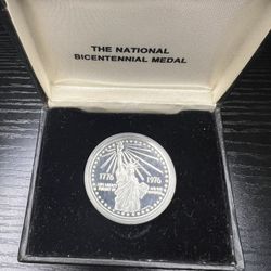 1976 Statue of Liberty American Revolution Bicentennial US Mint Silver w Box